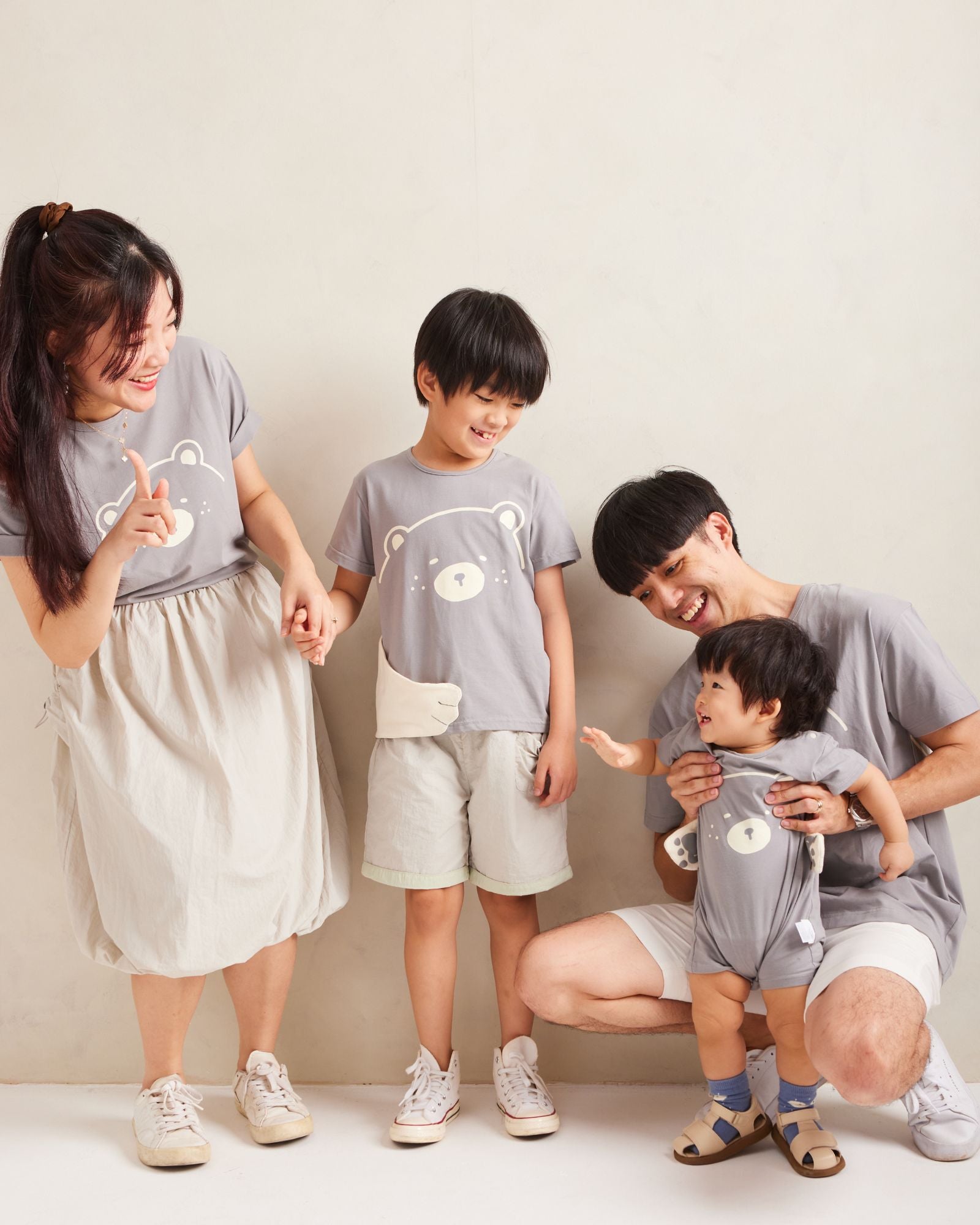 ベアハグキッズTシャツ