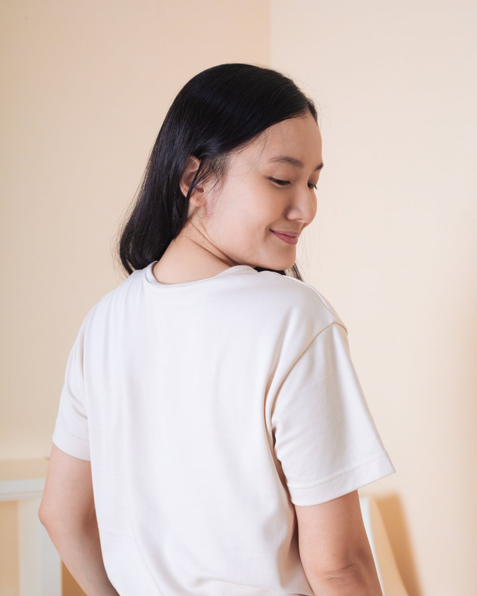 トゥ・ザ・ムーン&バック大人用Tシャツ