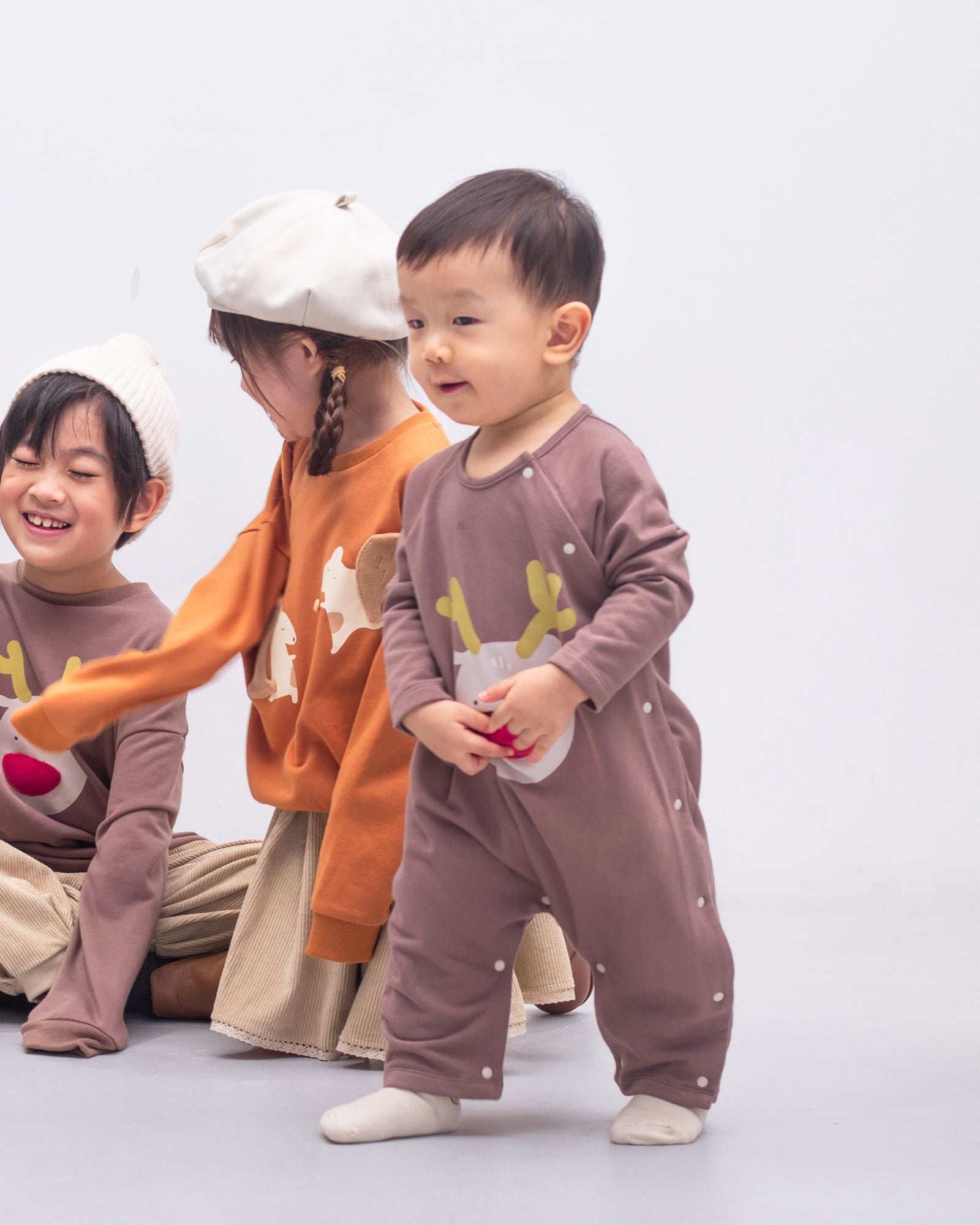 トナカイベビーロンパー