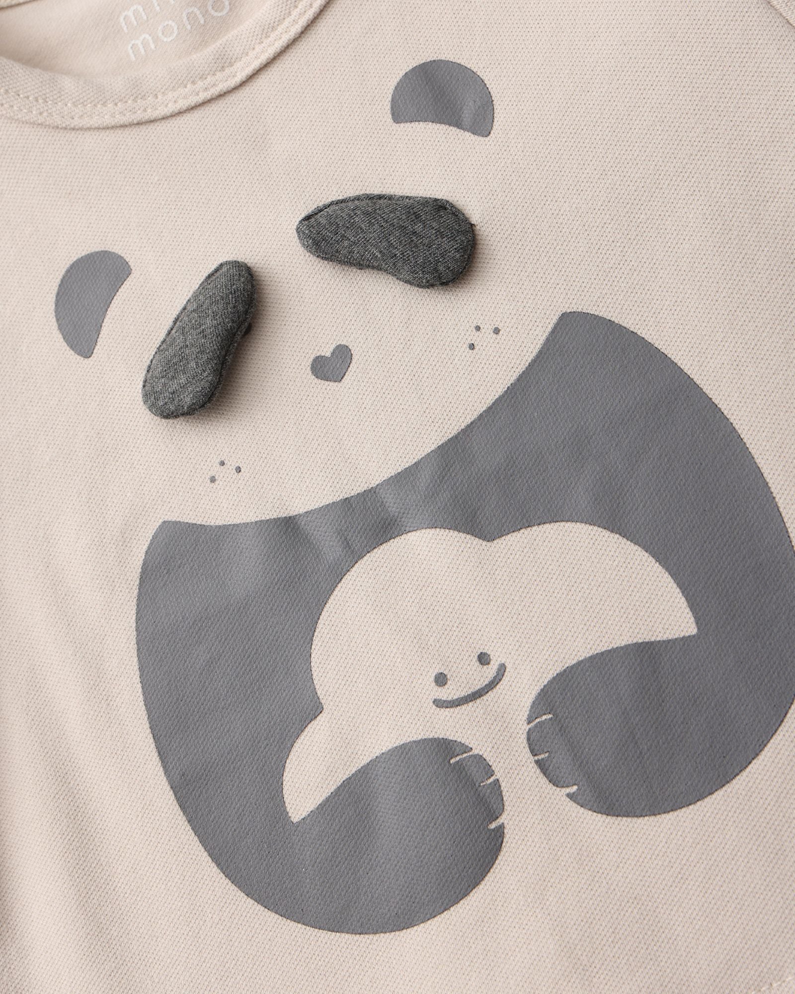 好奇心旺盛なパンダTシャツ