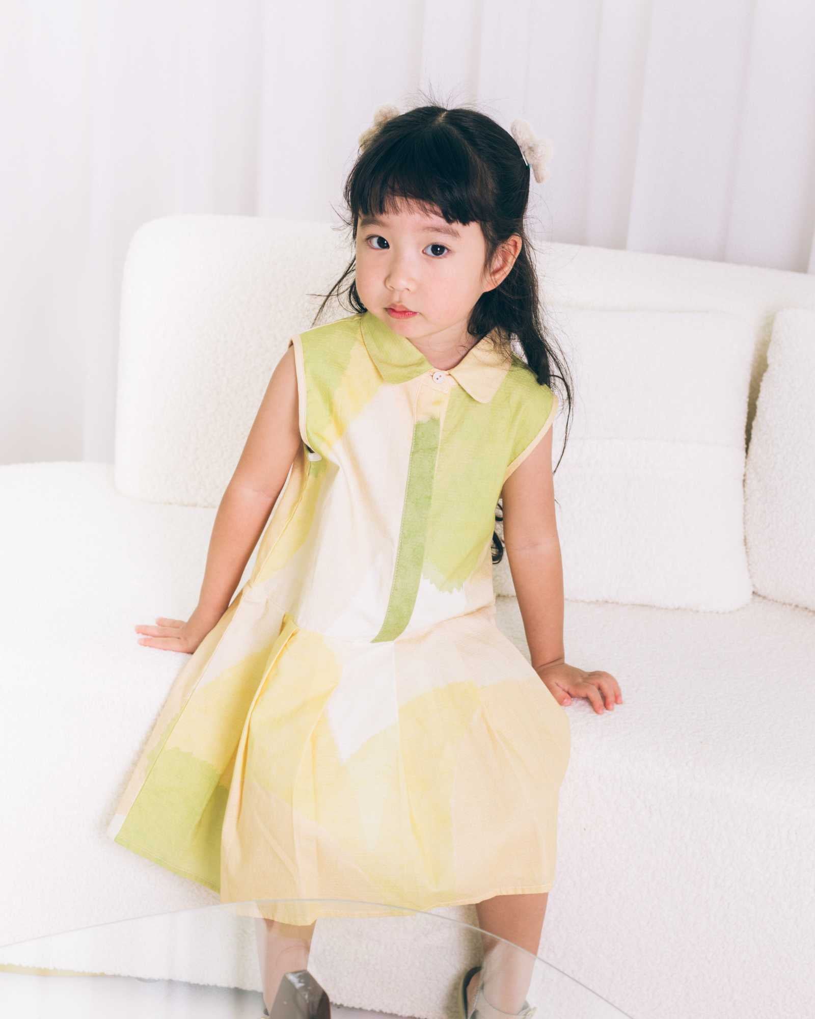 Online-exclusive: Abundance Pleated Girls Dress