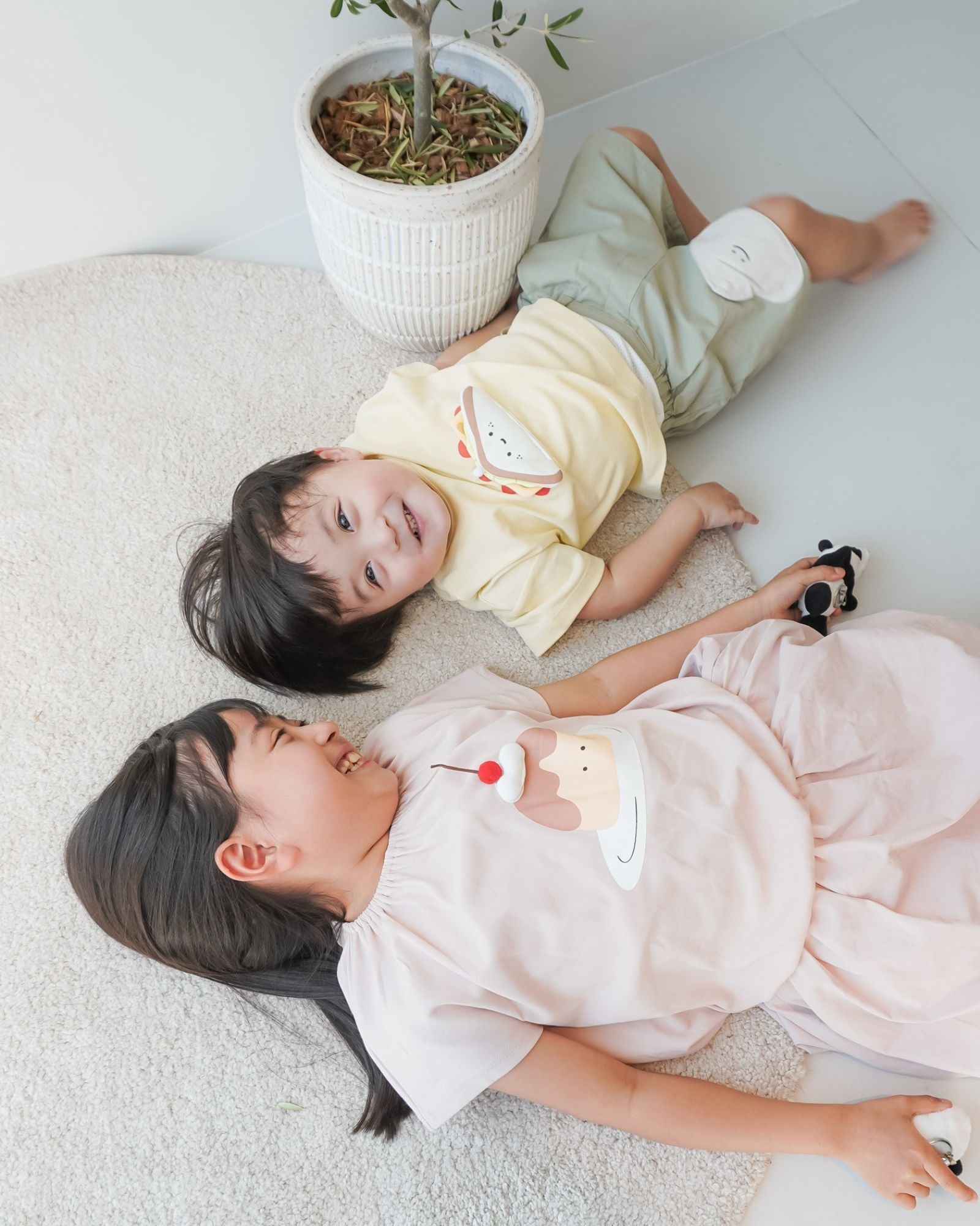 チェリートッププリン クロップドキッズTシャツ