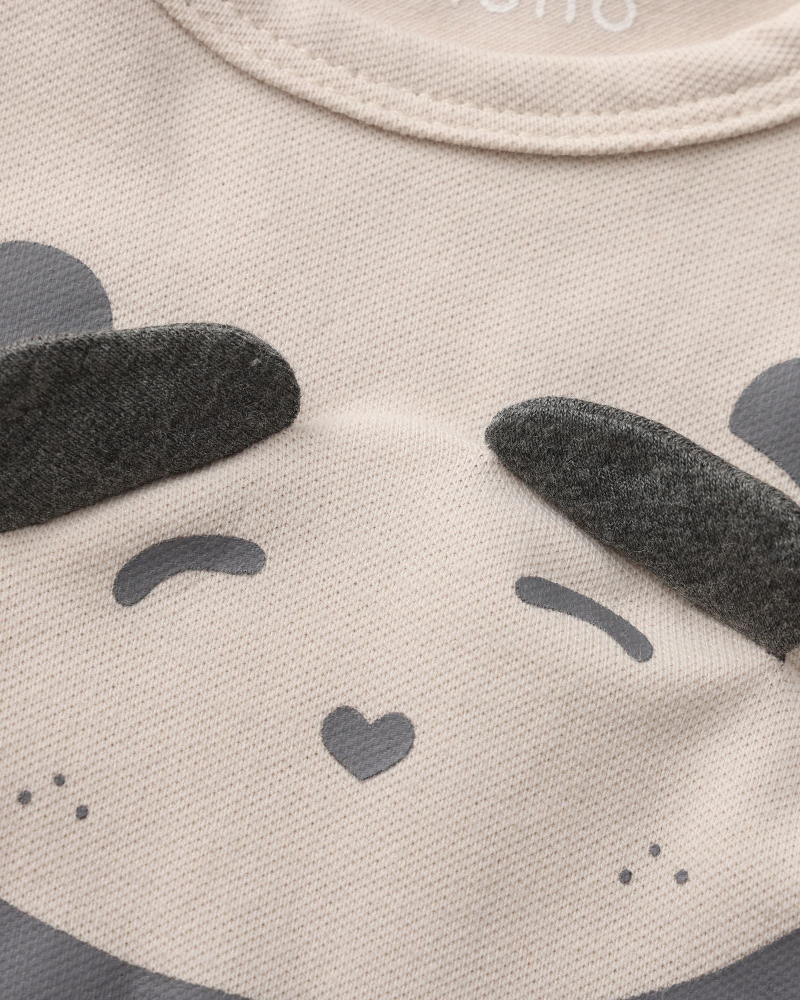 好奇心旺盛なパンダTシャツ
